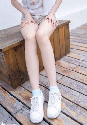 弱小英雄第二部在线观看免费_十万网红美女美酱